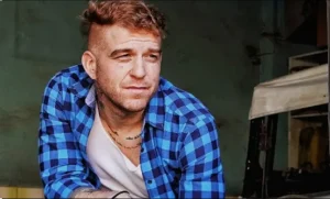 Gökhan Özoğuz Kimdir? Kaç Yaşında? Nereli? Hayat Hikayesi