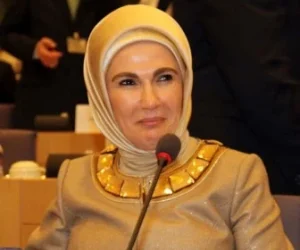Emine Erdoğan Kimdir? Kaç Yaşında? Nereli? Hayat Hikayesi